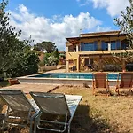 Villa avec piscine privée vue sur vignoble, à proximité des plages&de la ville