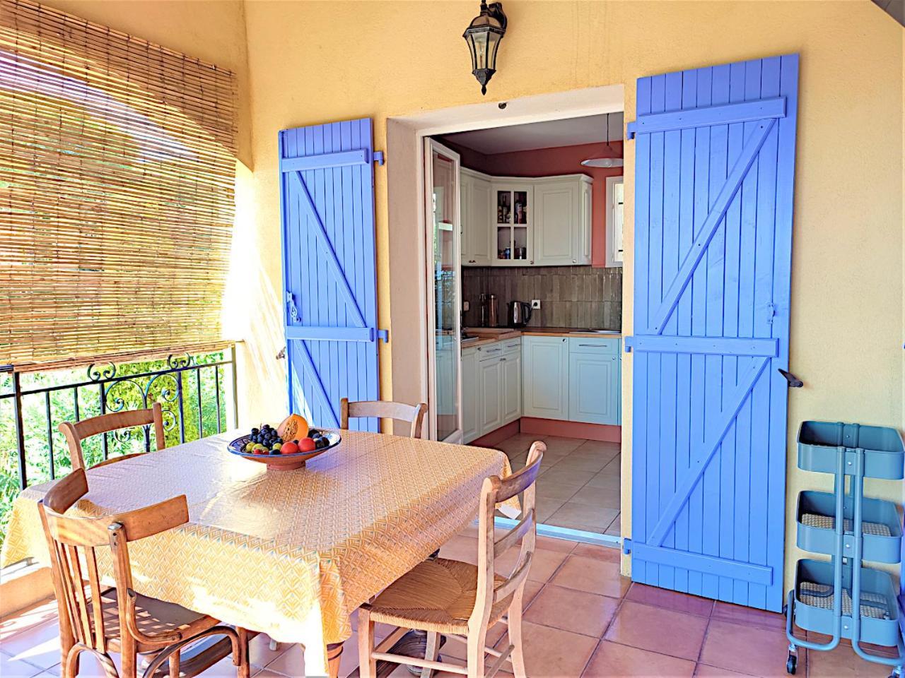 Villa Avec Piscine Privée Vue Sur Vignoble, à Proximité Des Plages&de La