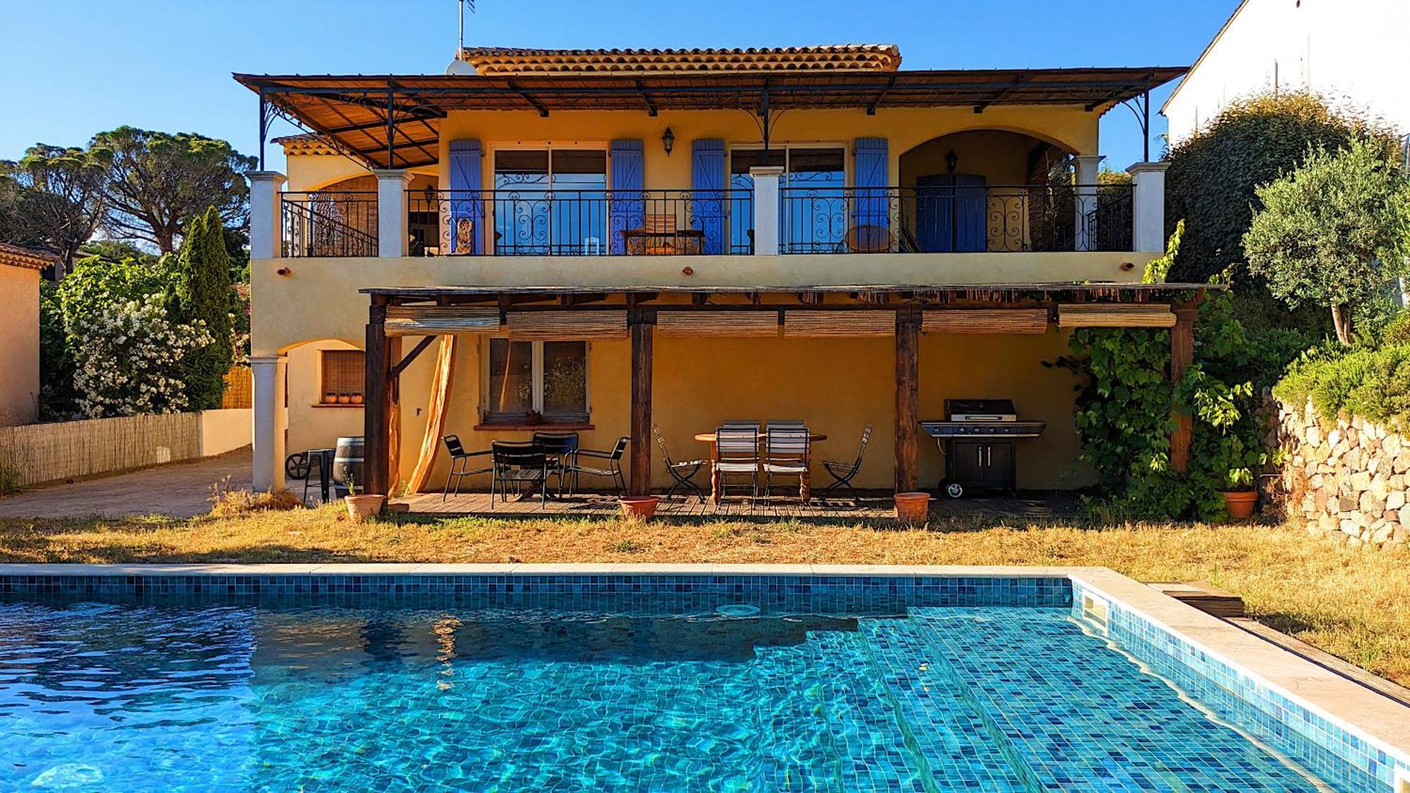 Avec Piscine Privée Vue Sur Vignoble, à Proximité Des Plages&de La