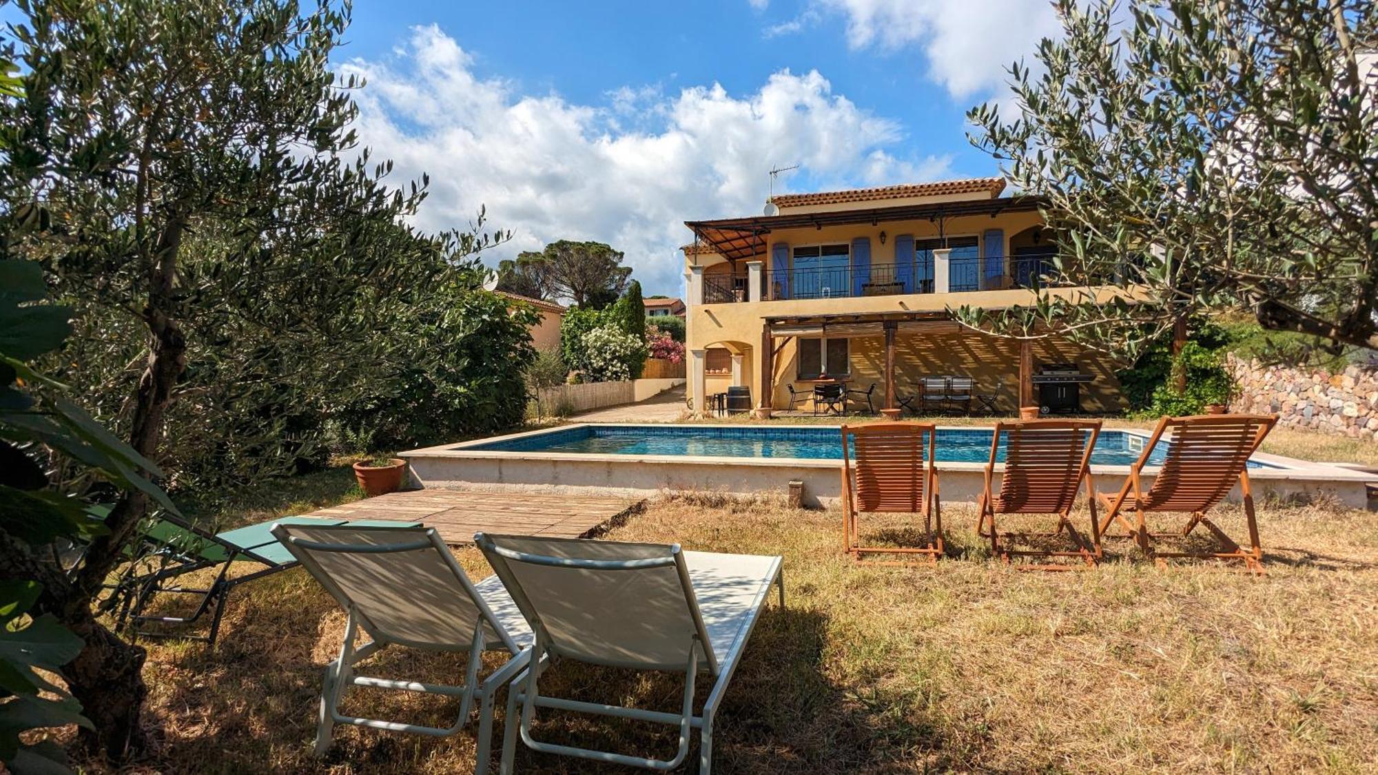 Avec Piscine Privée Vue Sur Vignoble, à Proximité Des Plages&de La Villa Fréjus